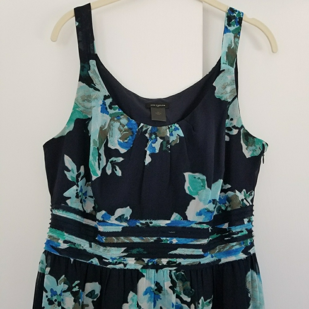 ANN TAYLOR FLORAL DRESS - Picture 3 of 8